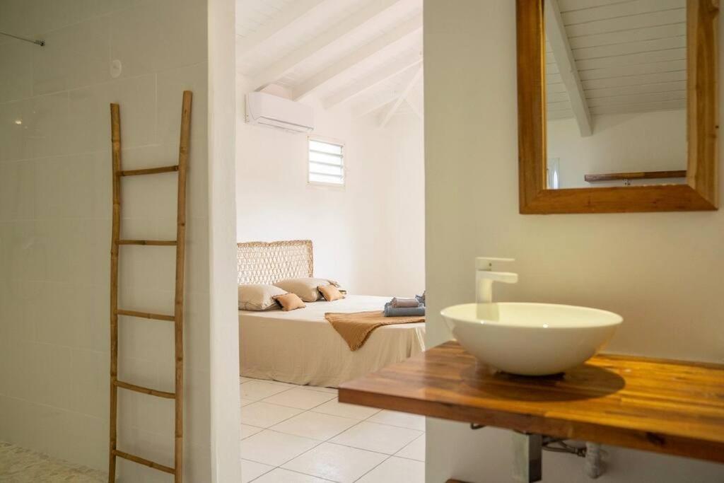 Spacieuse Villa Corossol Avec Piscine Et Jeux Exterieurs Ле-Гозье Экстерьер фото