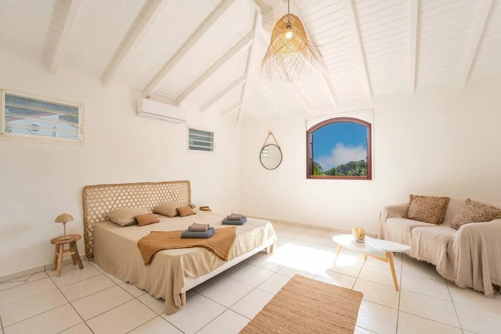 Spacieuse Villa Corossol Avec Piscine Et Jeux Exterieurs Ле-Гозье Экстерьер фото