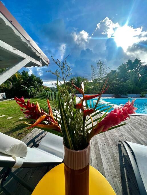 Spacieuse Villa Corossol Avec Piscine Et Jeux Exterieurs Ле-Гозье Экстерьер фото