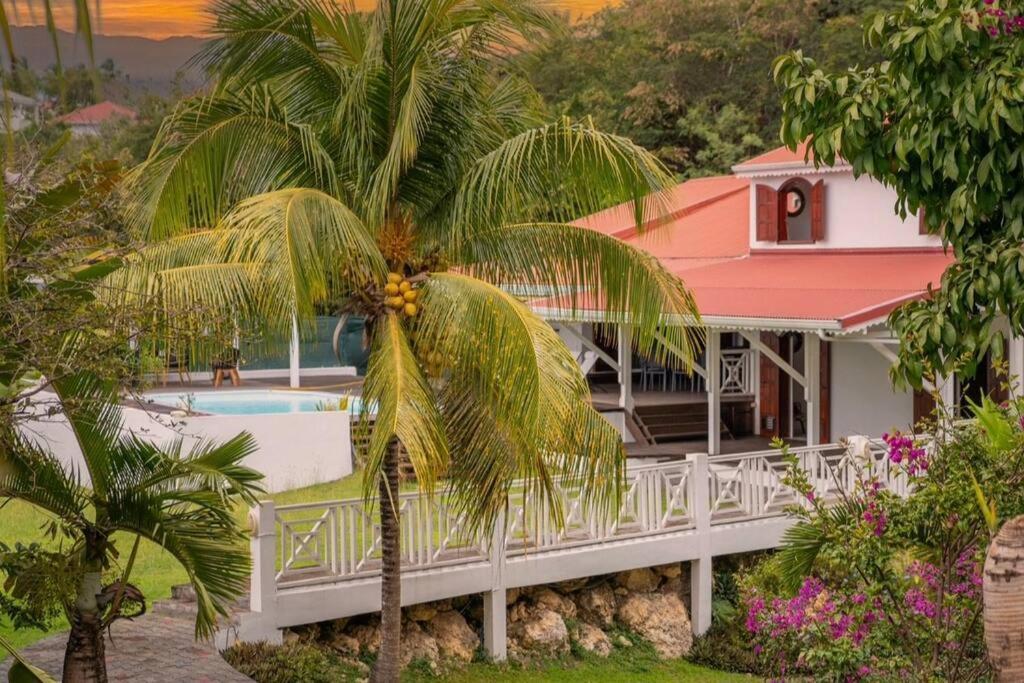 Spacieuse Villa Corossol Avec Piscine Et Jeux Exterieurs Ле-Гозье Экстерьер фото